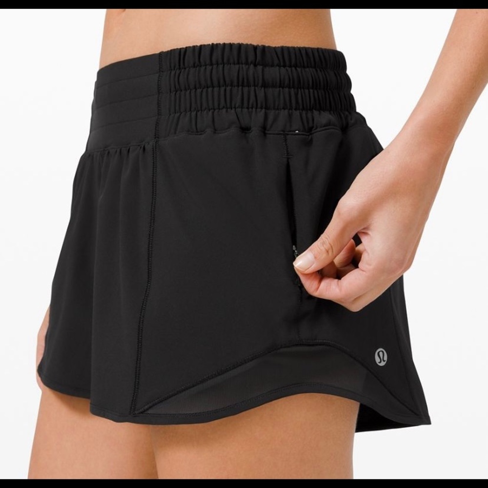 black lululemon hottie hot shorts
